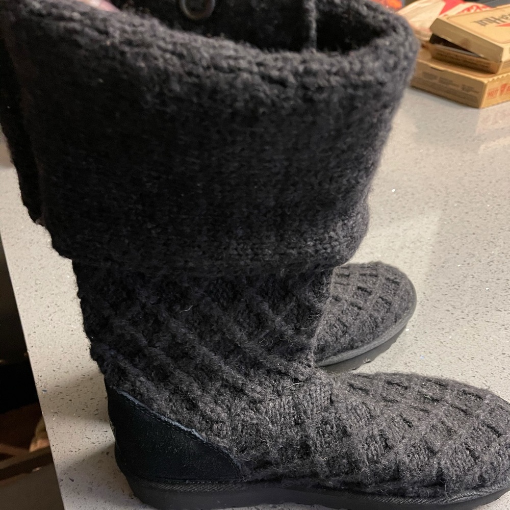 COPY - Ugh sweater boots New